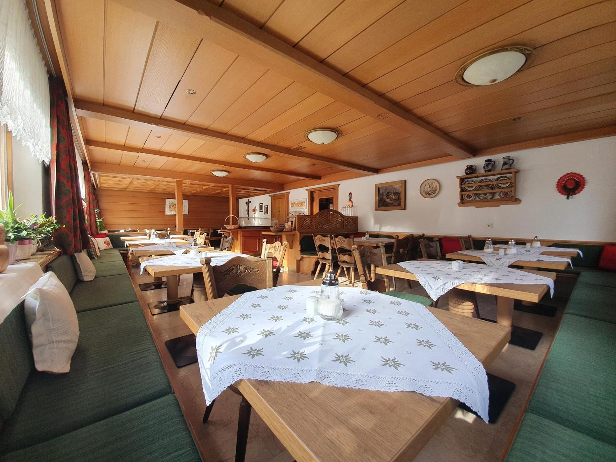 Hotel Haus Monika Und Haus Claudia à Mayrhofen Extérieur photo