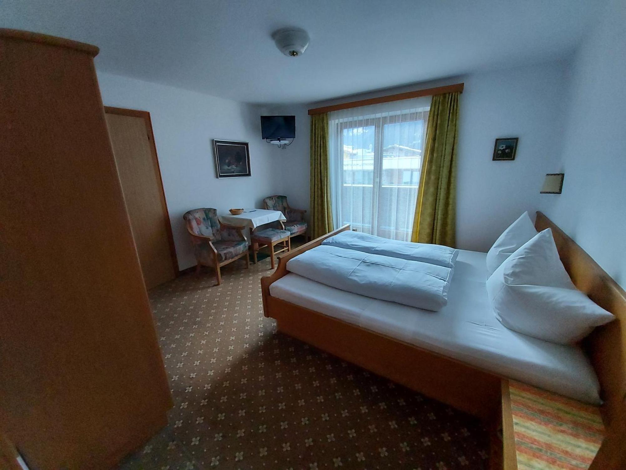 Hotel Haus Monika Und Haus Claudia à Mayrhofen Extérieur photo