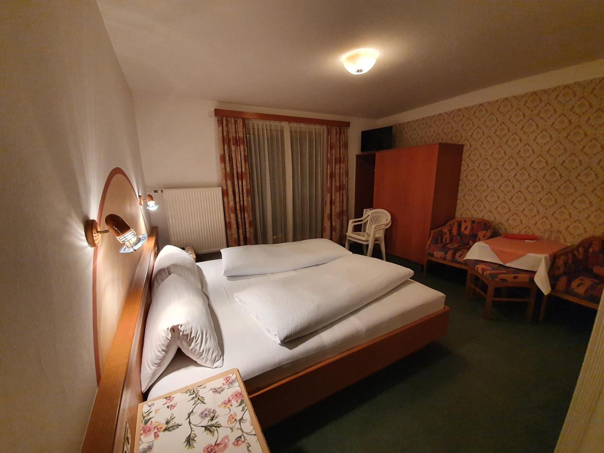 Hotel Haus Monika Und Haus Claudia à Mayrhofen Extérieur photo