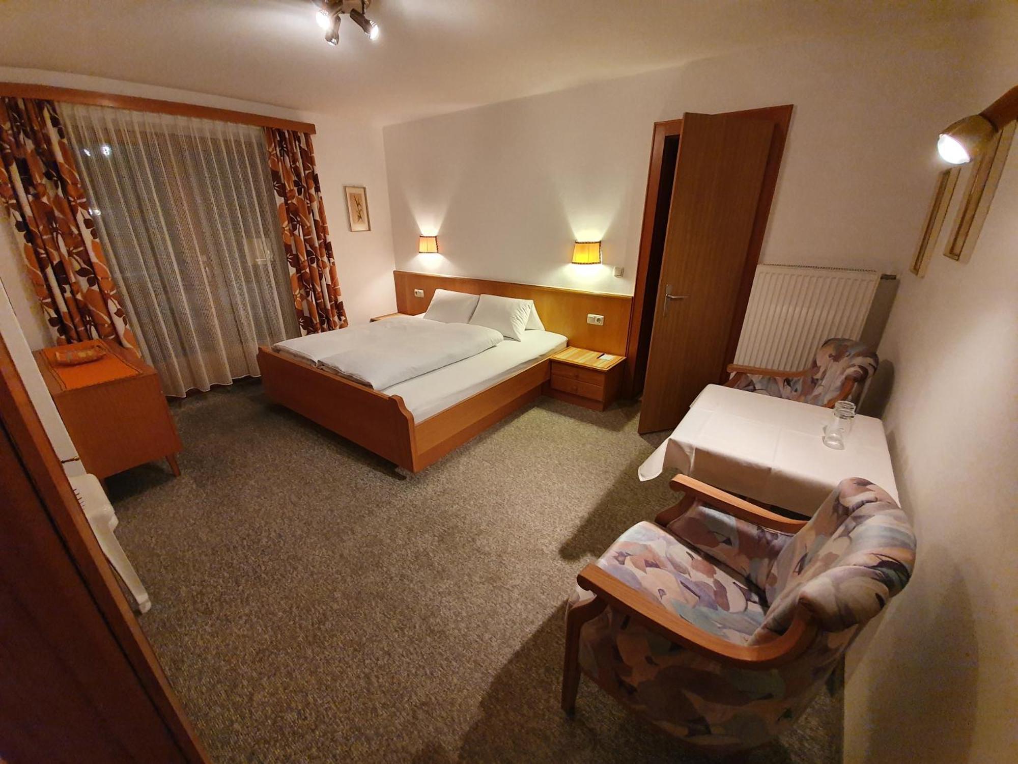 Hotel Haus Monika Und Haus Claudia à Mayrhofen Extérieur photo